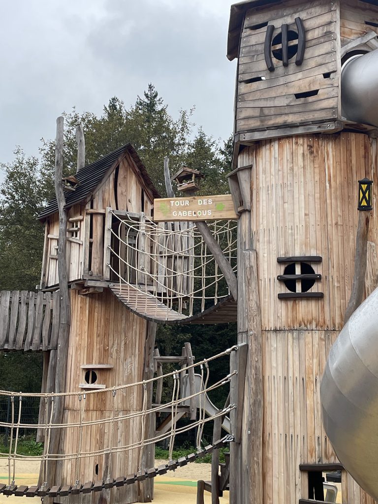 aire de jeux bois brut metabief aventure 25 aj3m la tour des gabelous