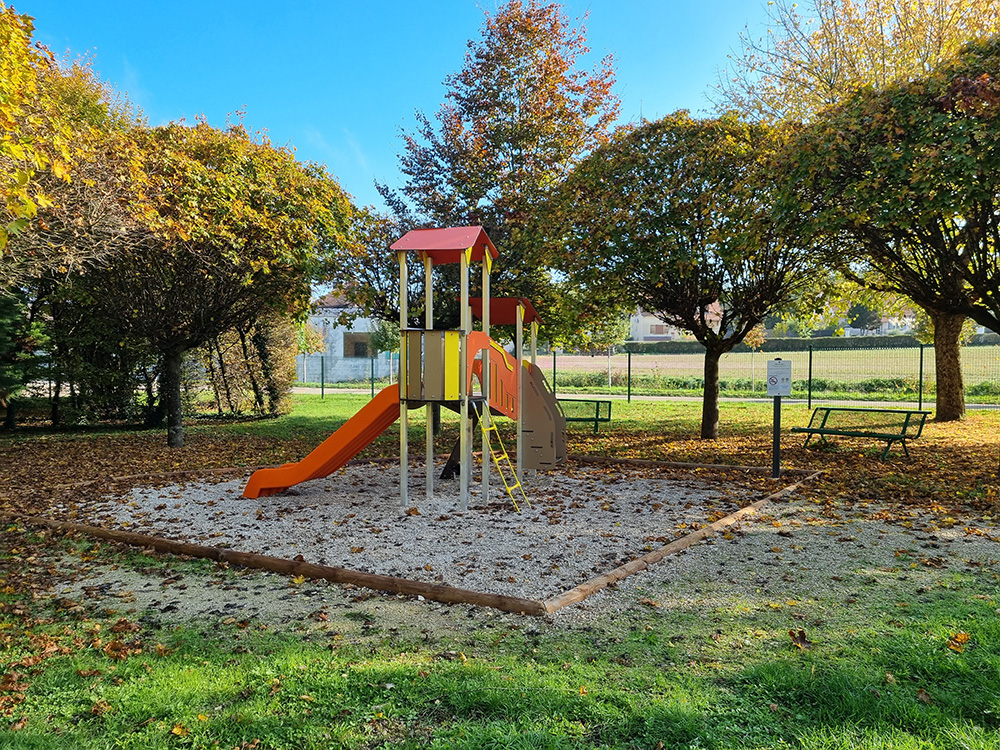 aire de jeux val de mercy yonne